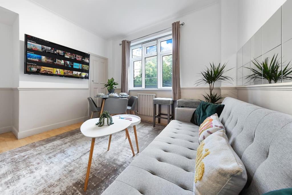 Brand New 3 Bedroom flat in Central London