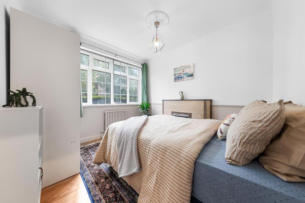 Brand New 3 Bedroom flat in Central London