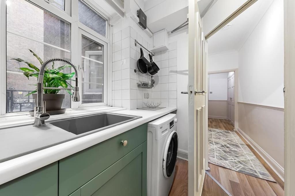 Brand New 3 Bedroom flat in Central London