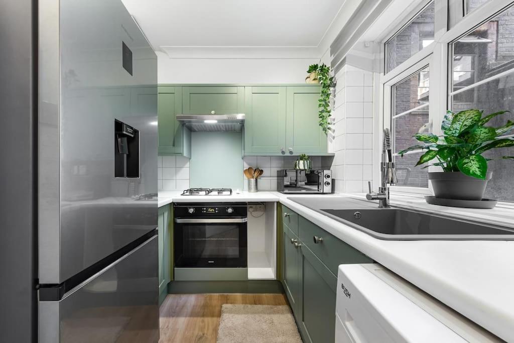 Brand New 3 Bedroom flat in Central London