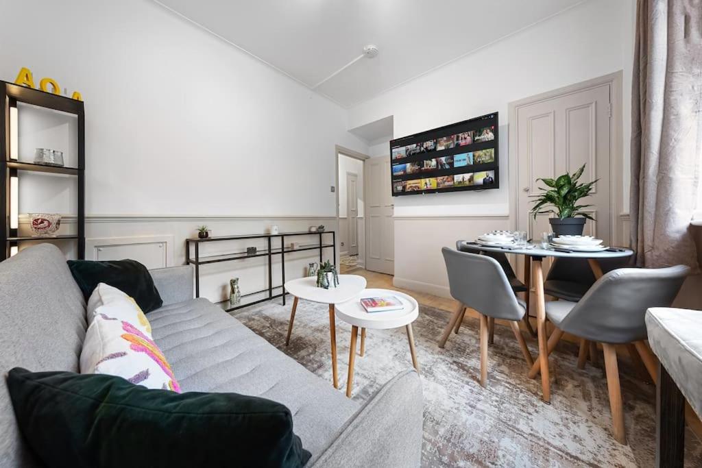 Brand New 3 Bedroom flat in Central London