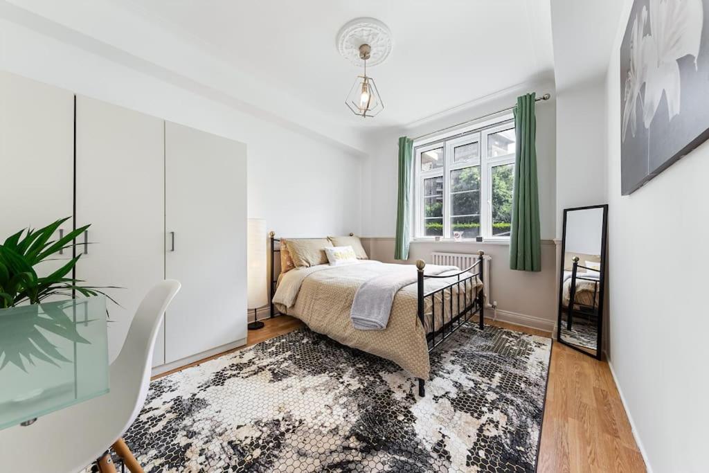 Brand New 3 Bedroom flat in Central London