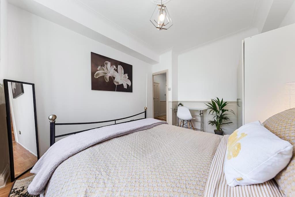 Brand New 3 Bedroom flat in Central London