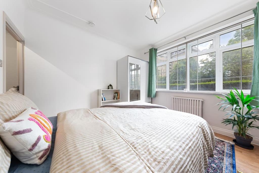 Brand New 3 Bedroom flat in Central London