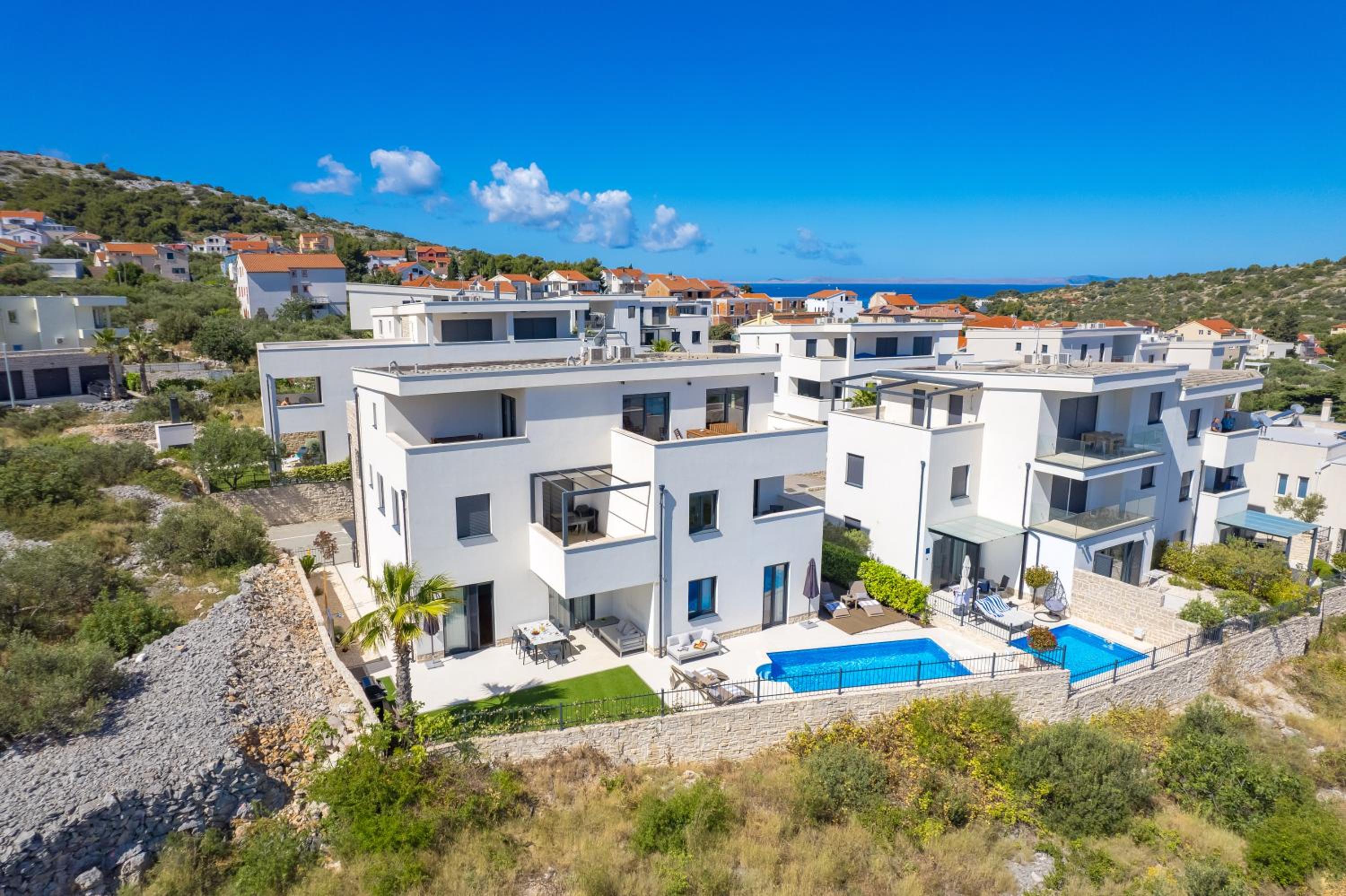 Luxury apartment La Mer with private pool and garden