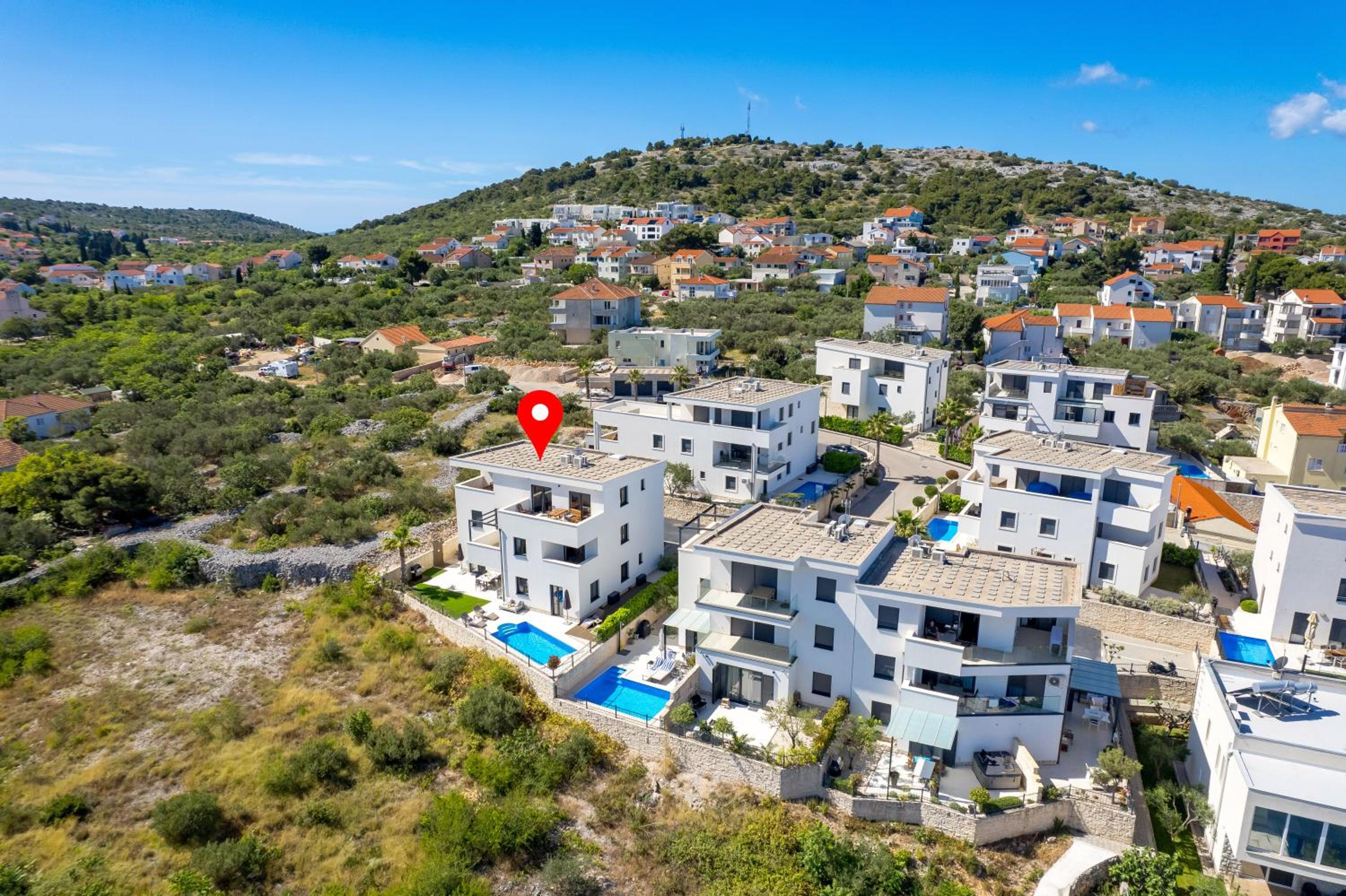 Luxury apartment La Mer with private pool and garden