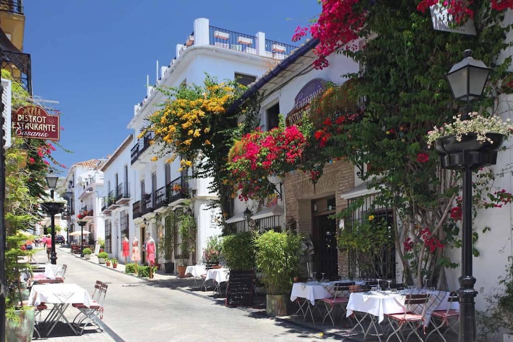 CALMO MARBELLA, Exclusivo, céntrico y con piscina view 3