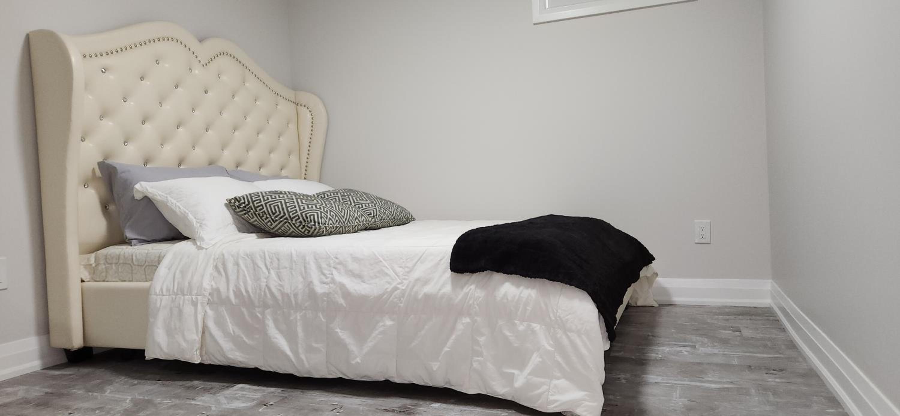 Kitchener Vacations - Cozy 2 Bedroom Home with Private Side Entrance  Self Check-in Kitchener - Property Image 12