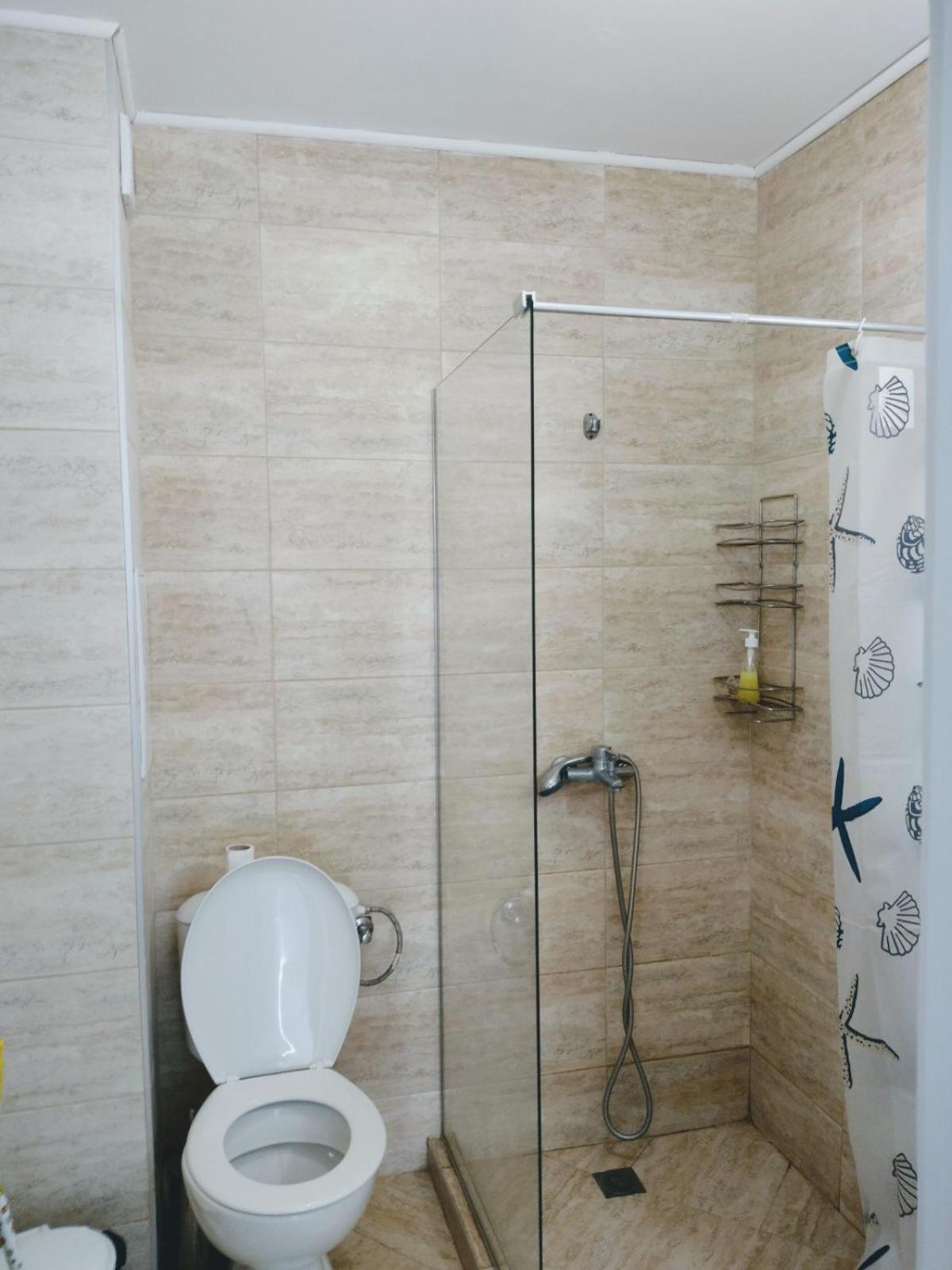 Private apartment with parking and pool