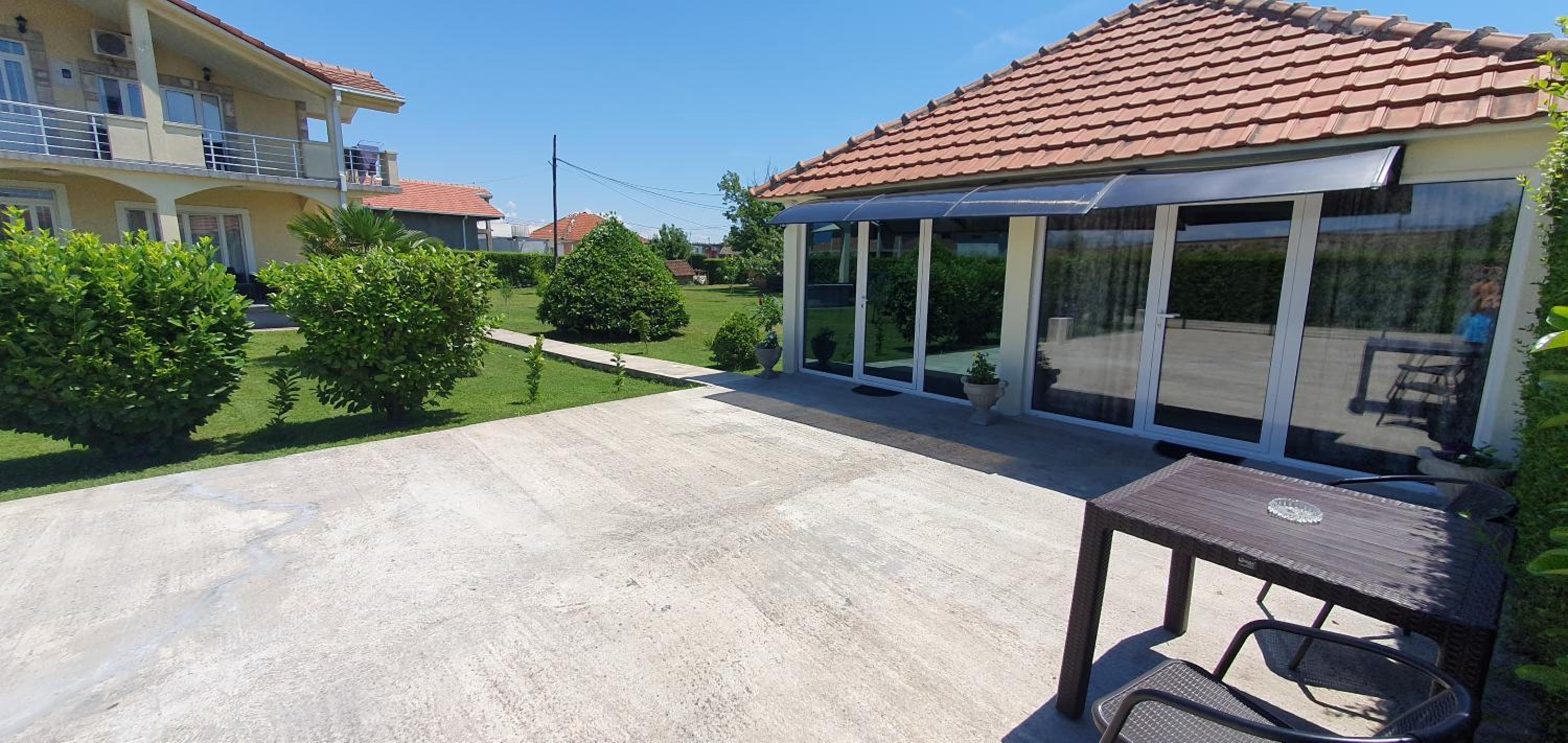 Cozzy apartment near the Aiport Podgorica photo 3