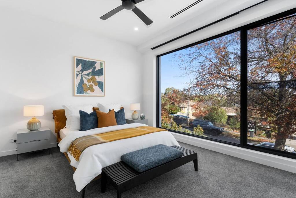 Melbourne Vacations - 5 Ensuite Luxury Holiday House Balwyn North - Property Image 26