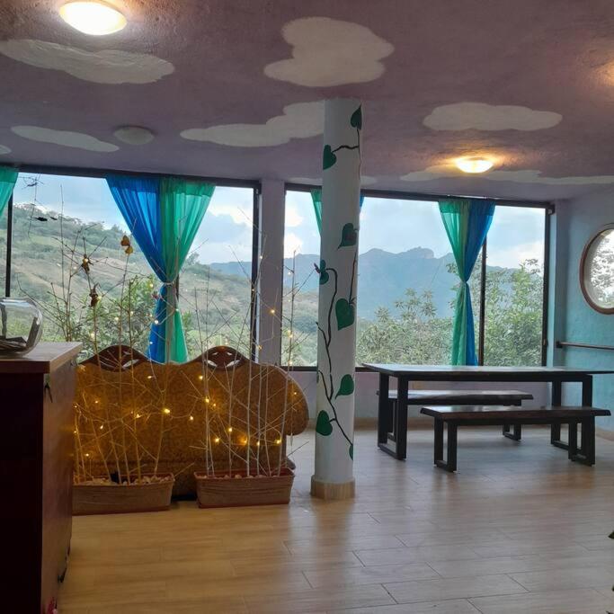 Spacious Cloud Studio Mandango Vista
