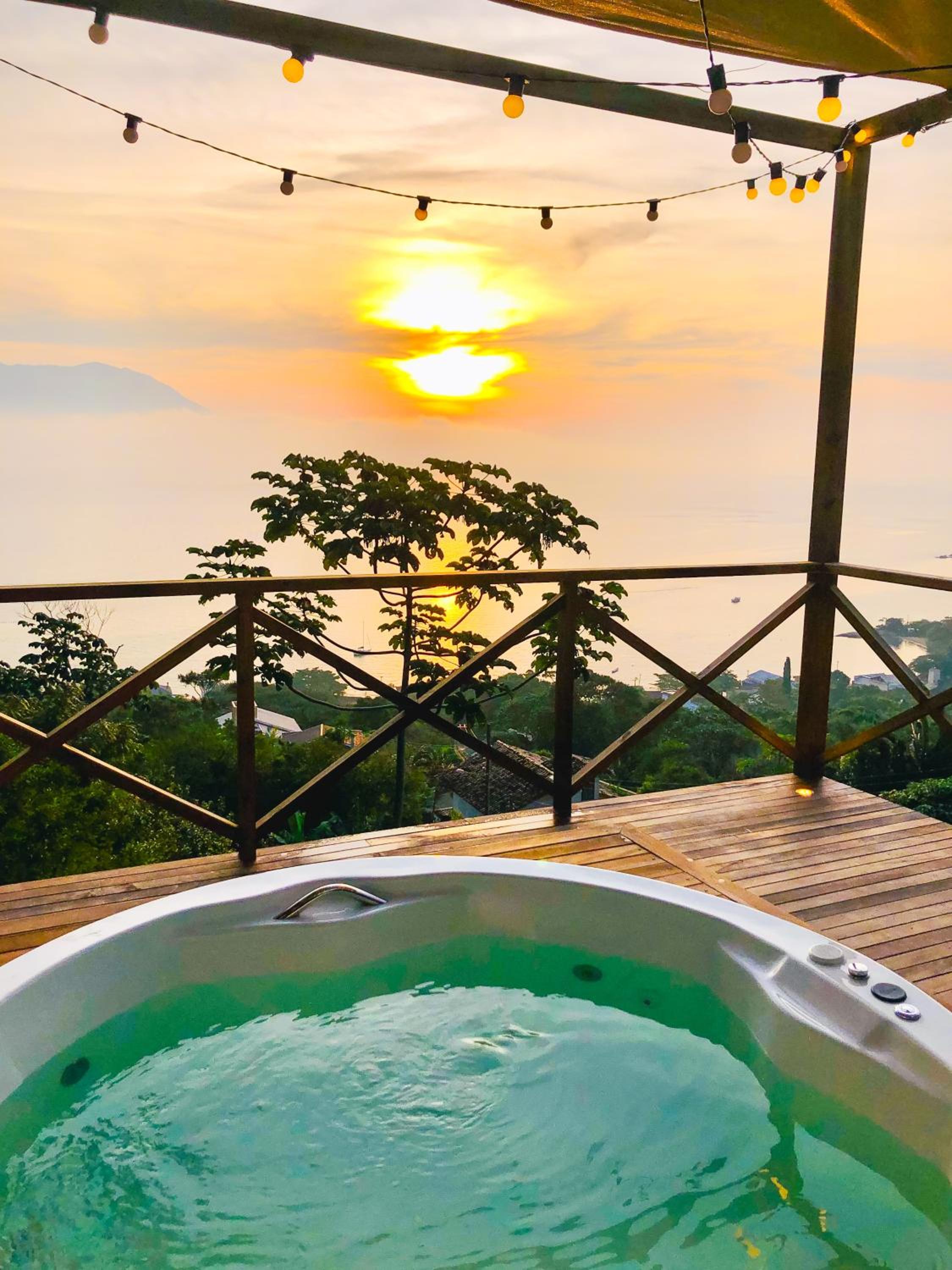 Portal do Paraíso Jacuzzi, Vista e Lareira