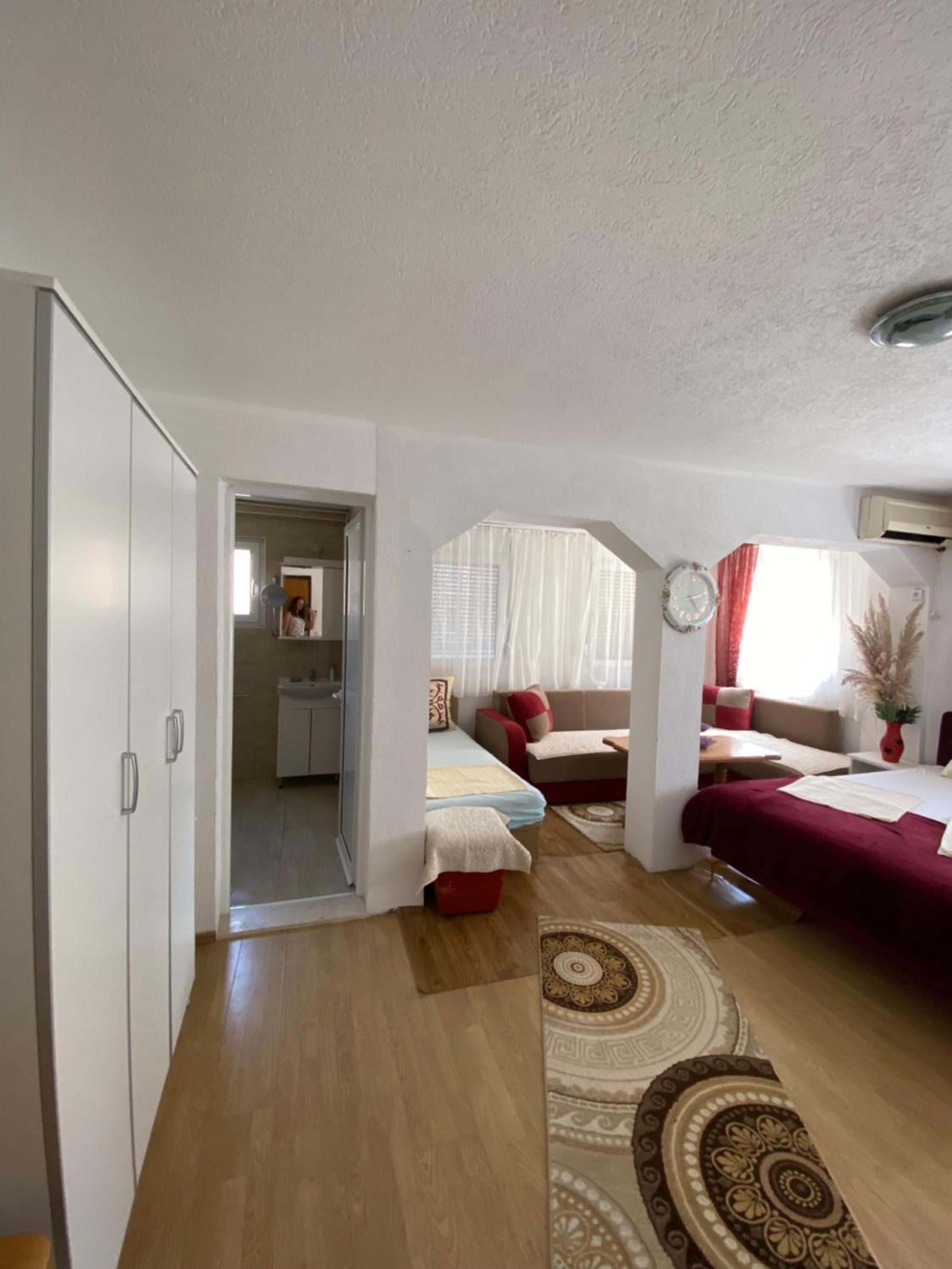 Apartmani Adelina