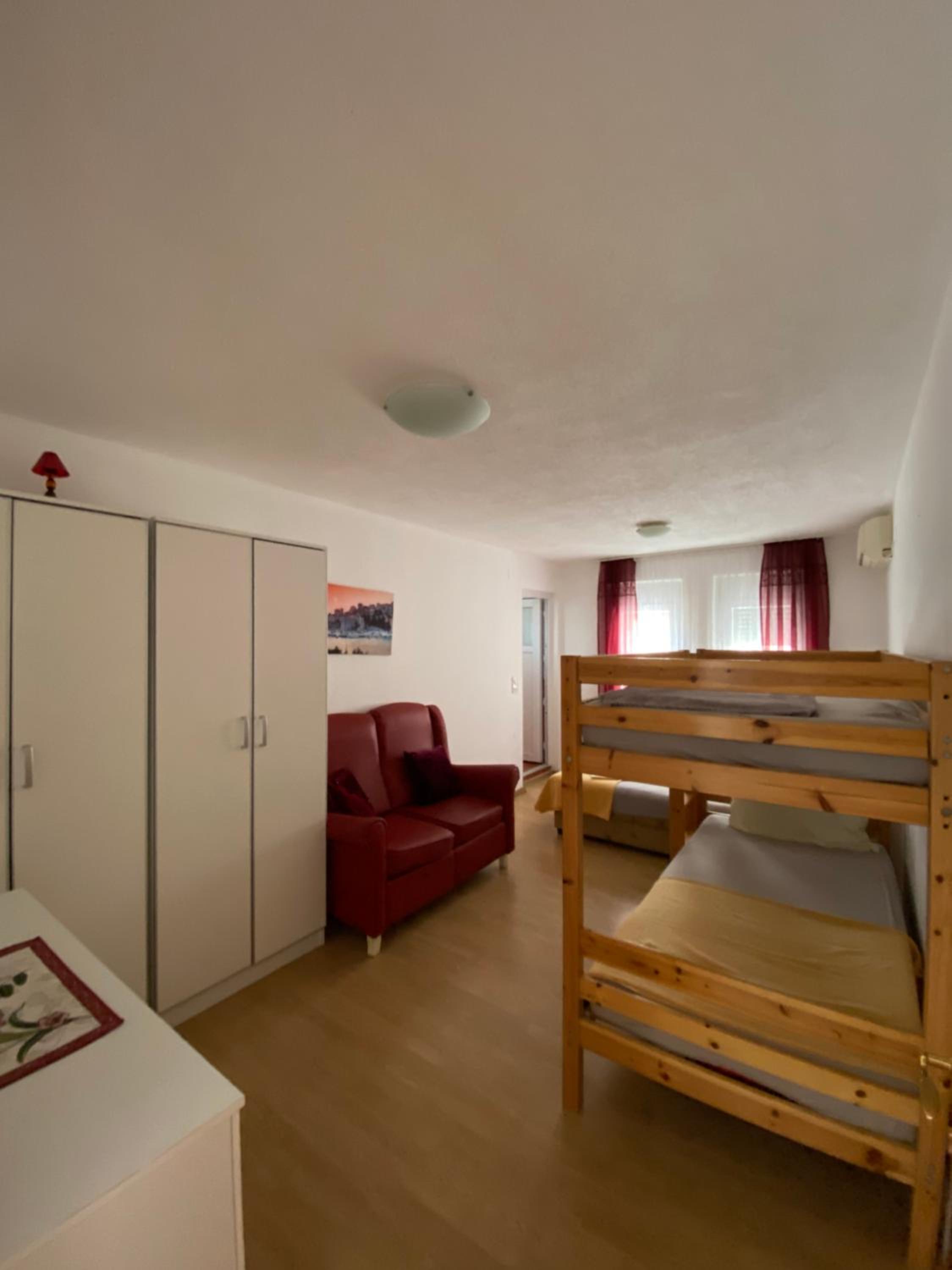 Apartmani Adelina