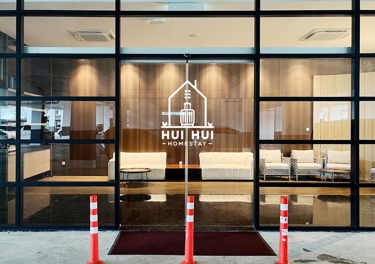 HUIHUI HOMESTAY ARMADALE GALACITY near SARADISE