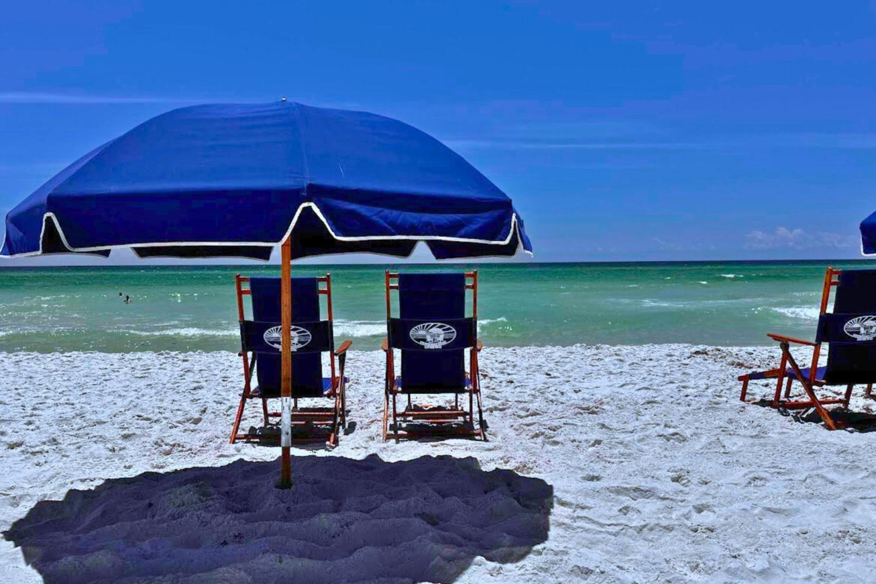 1 Minute Walk To Miramar Beach Beautiful House