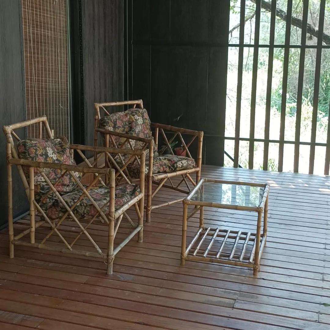 Casita en el río, Mayu Sumaj