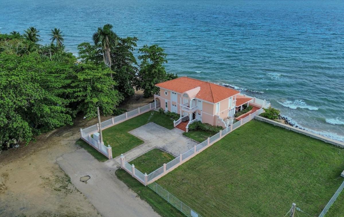 La Rinconada Beachfront Retreat