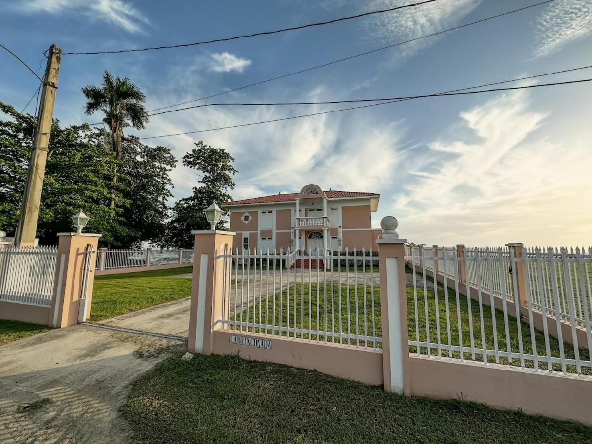 La Rinconada Beachfront Retreat