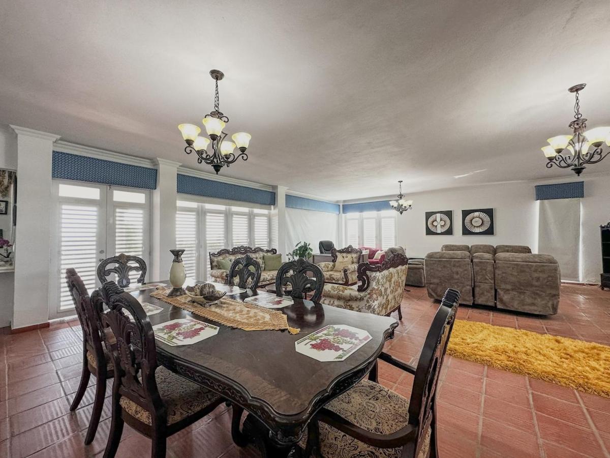 La Rinconada Beachfront Retreat