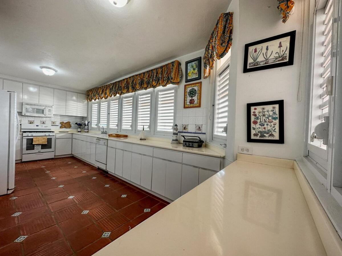 La Rinconada Beachfront Retreat