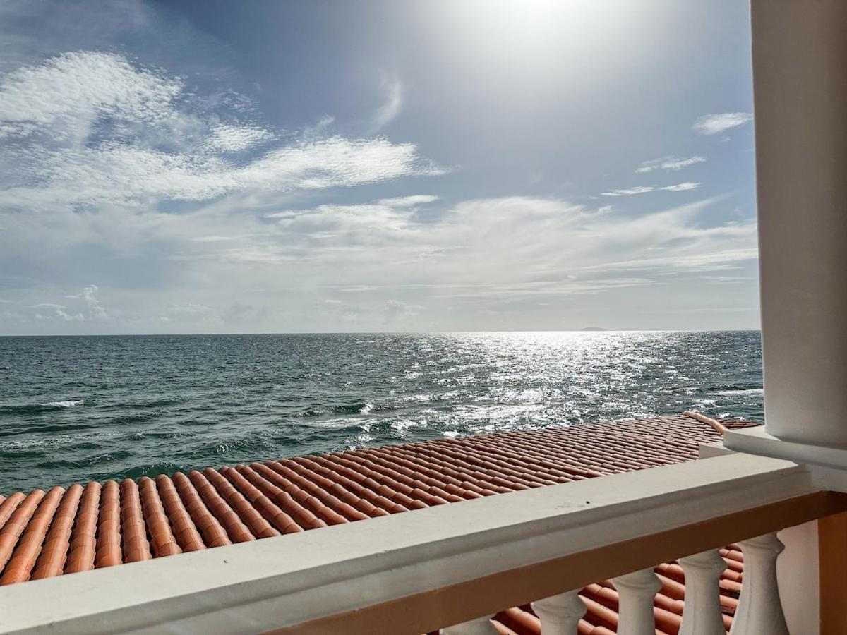 La Rinconada Beachfront Retreat