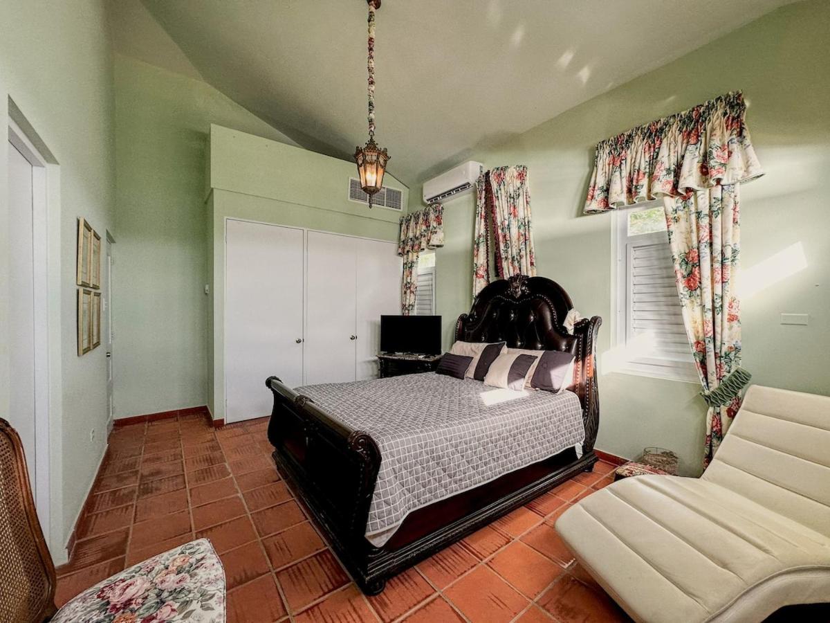 La Rinconada Beachfront Retreat