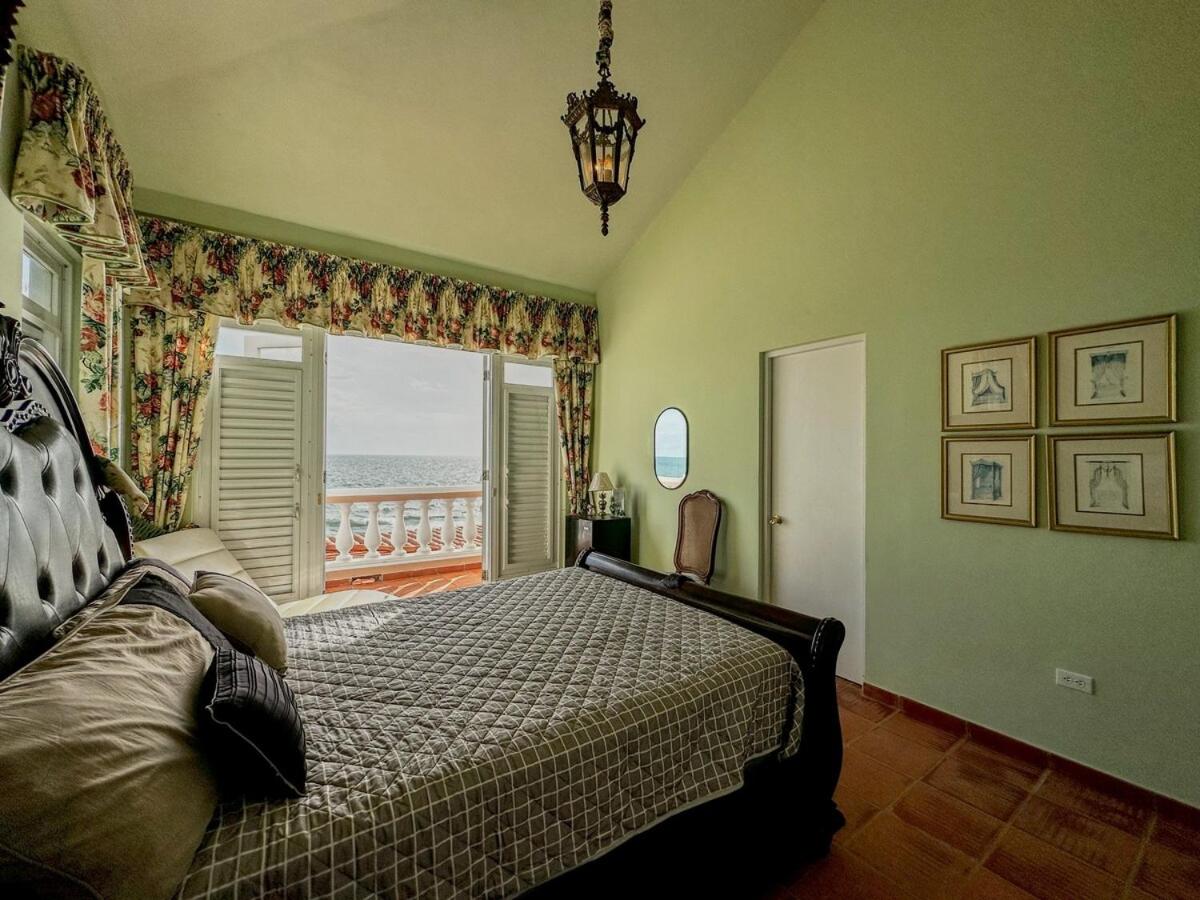 La Rinconada Beachfront Retreat