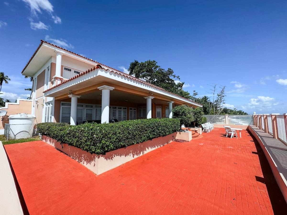 La Rinconada Beachfront Retreat