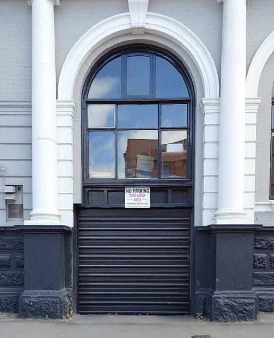 Central Style on Liverpool 2 bed view 3