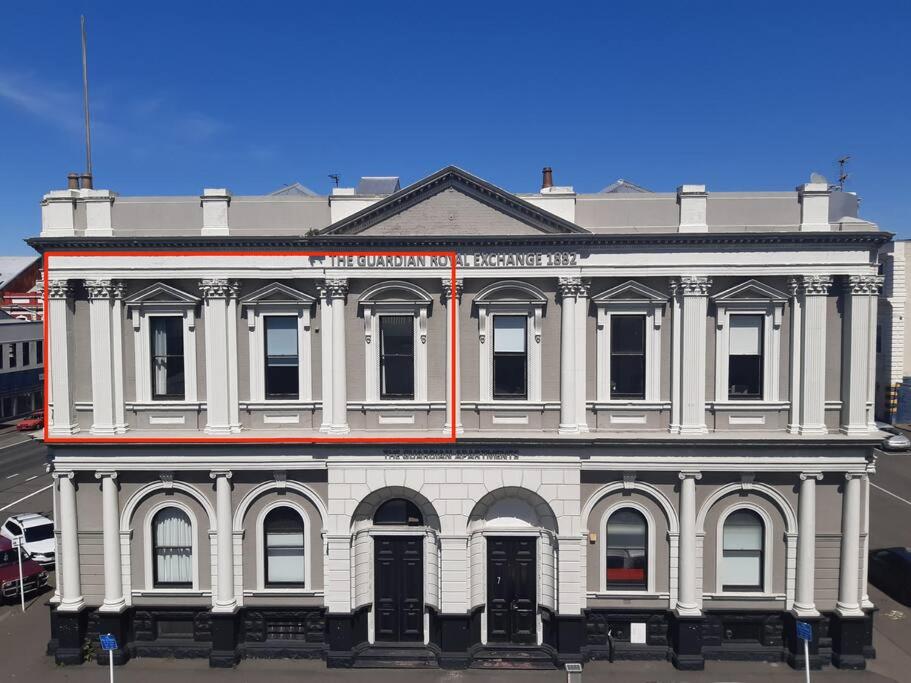 Central Style on Liverpool 2 bed view 2