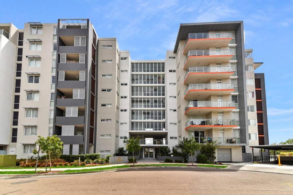 Modern Luxury 3 Bedrm Apt Close to Parramatta, CBD