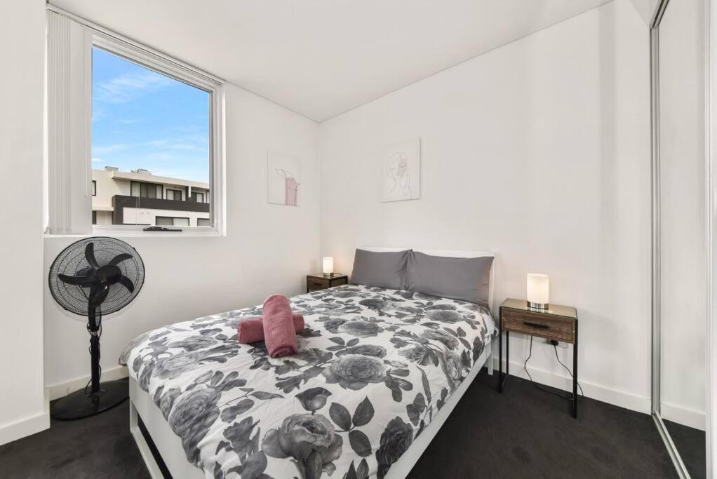 Modern Luxury 3 Bedrm Apt Close to Parramatta, CBD