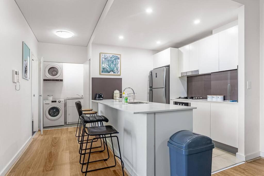 Modern Luxury 3 Bedrm Apt Close to Parramatta, CBD
