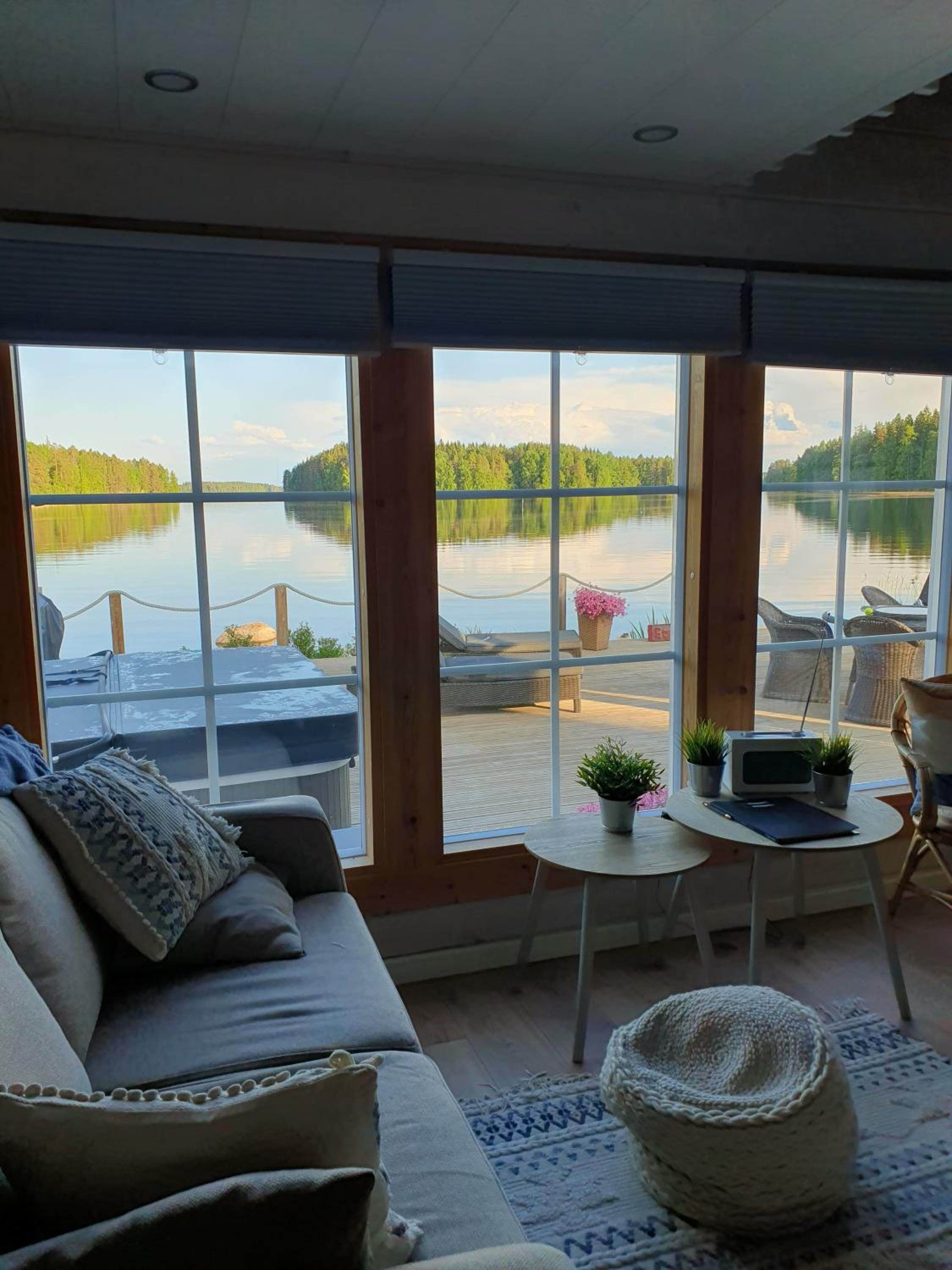 Stunning log cabin 45m2 on the shore of Kallavesi. view 3
