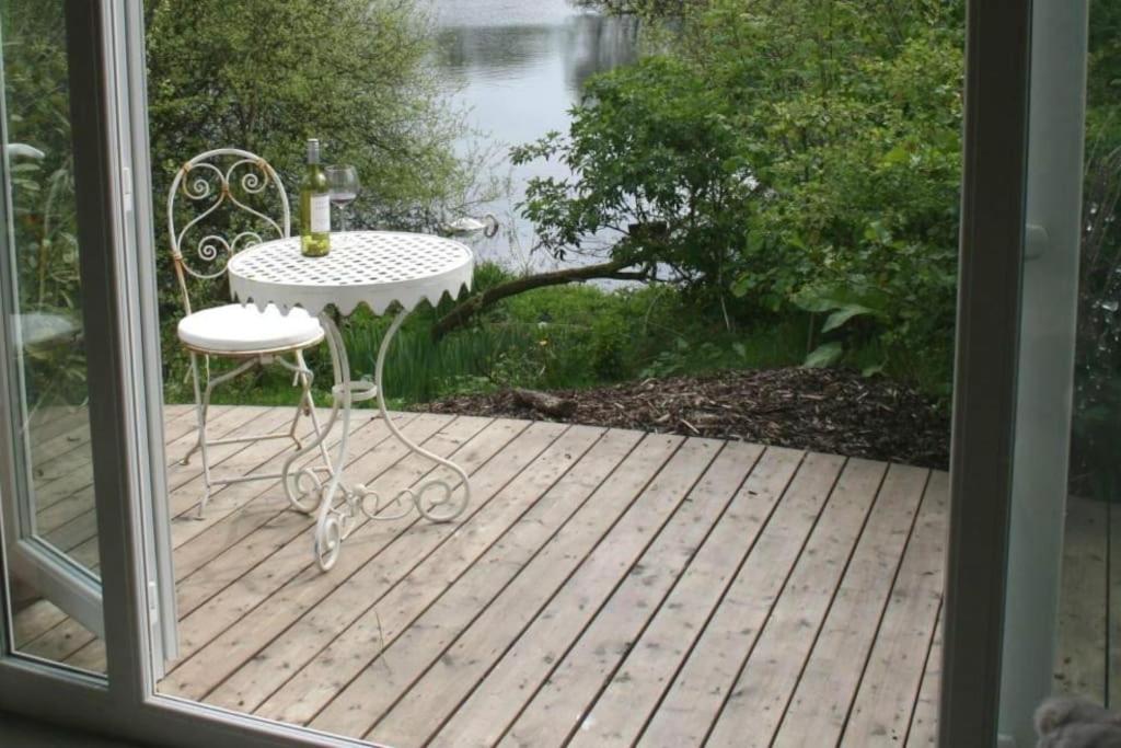 Stunning 5 Bedroom house with Beautiful Lake Views view 3