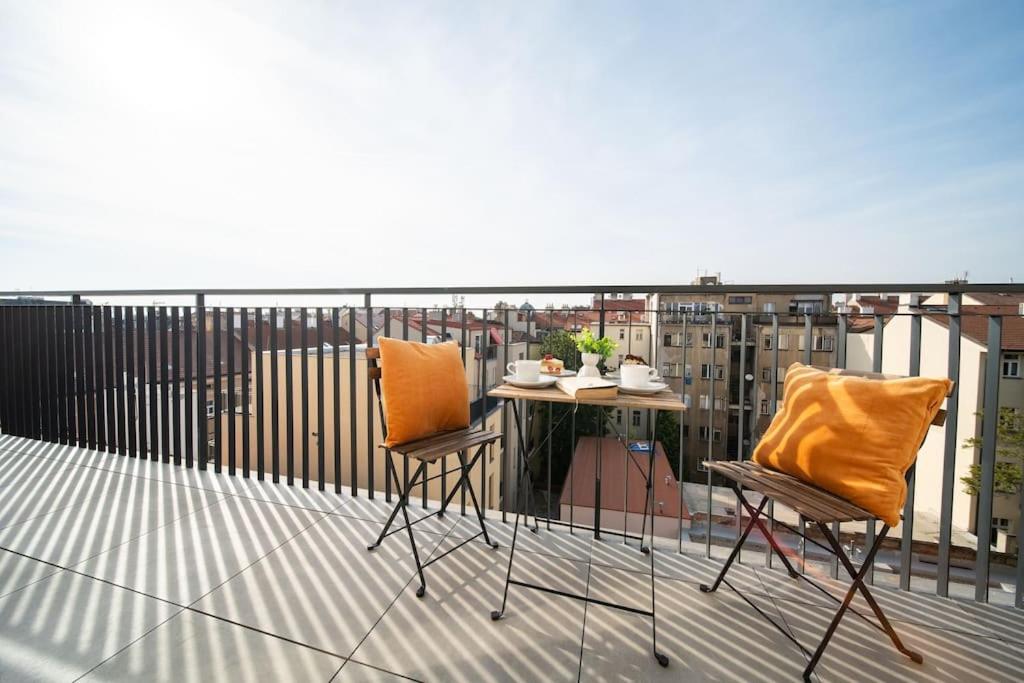 Cavallo Romantic Penthouse Studio City Center