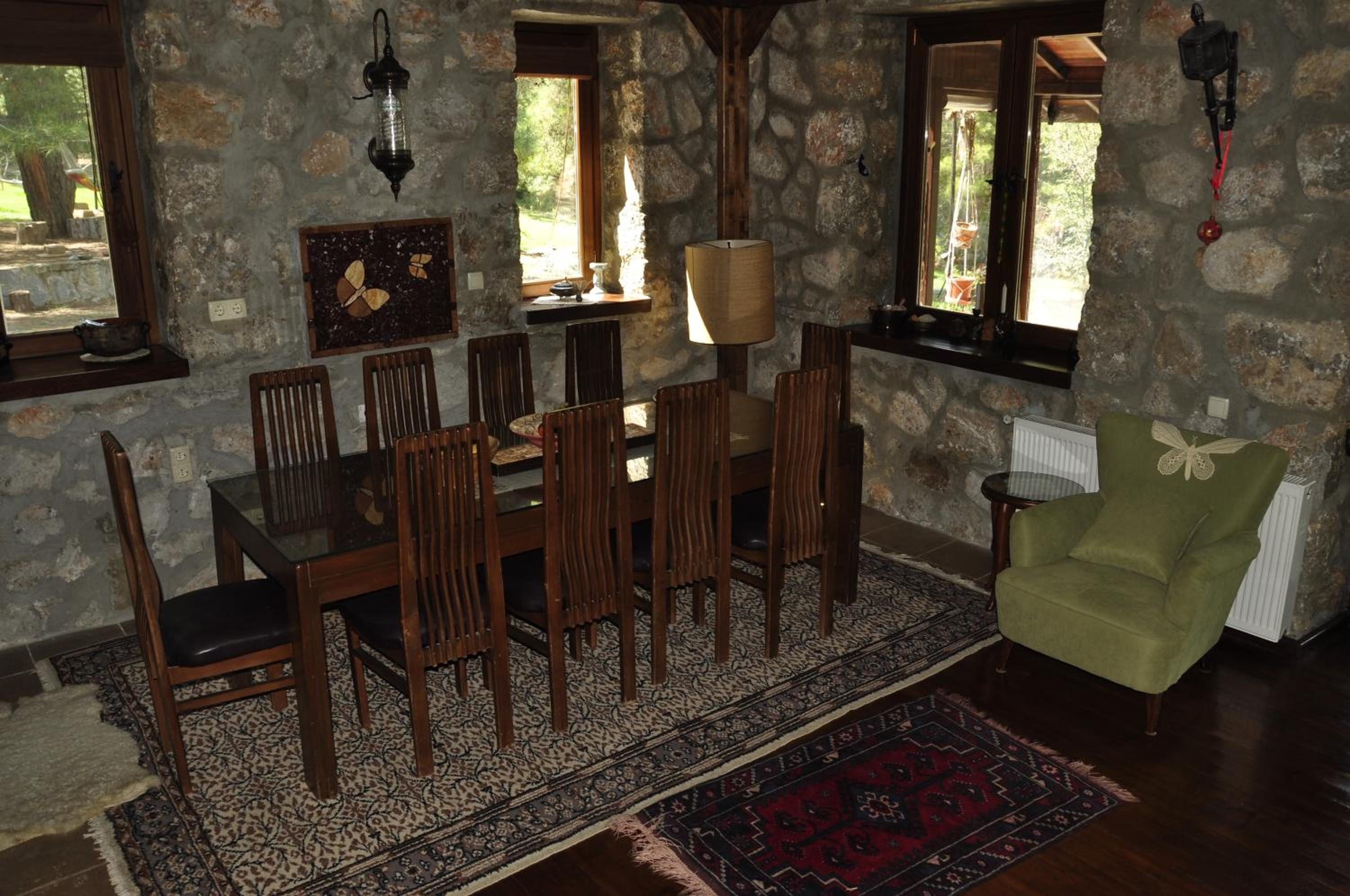 Photo 12