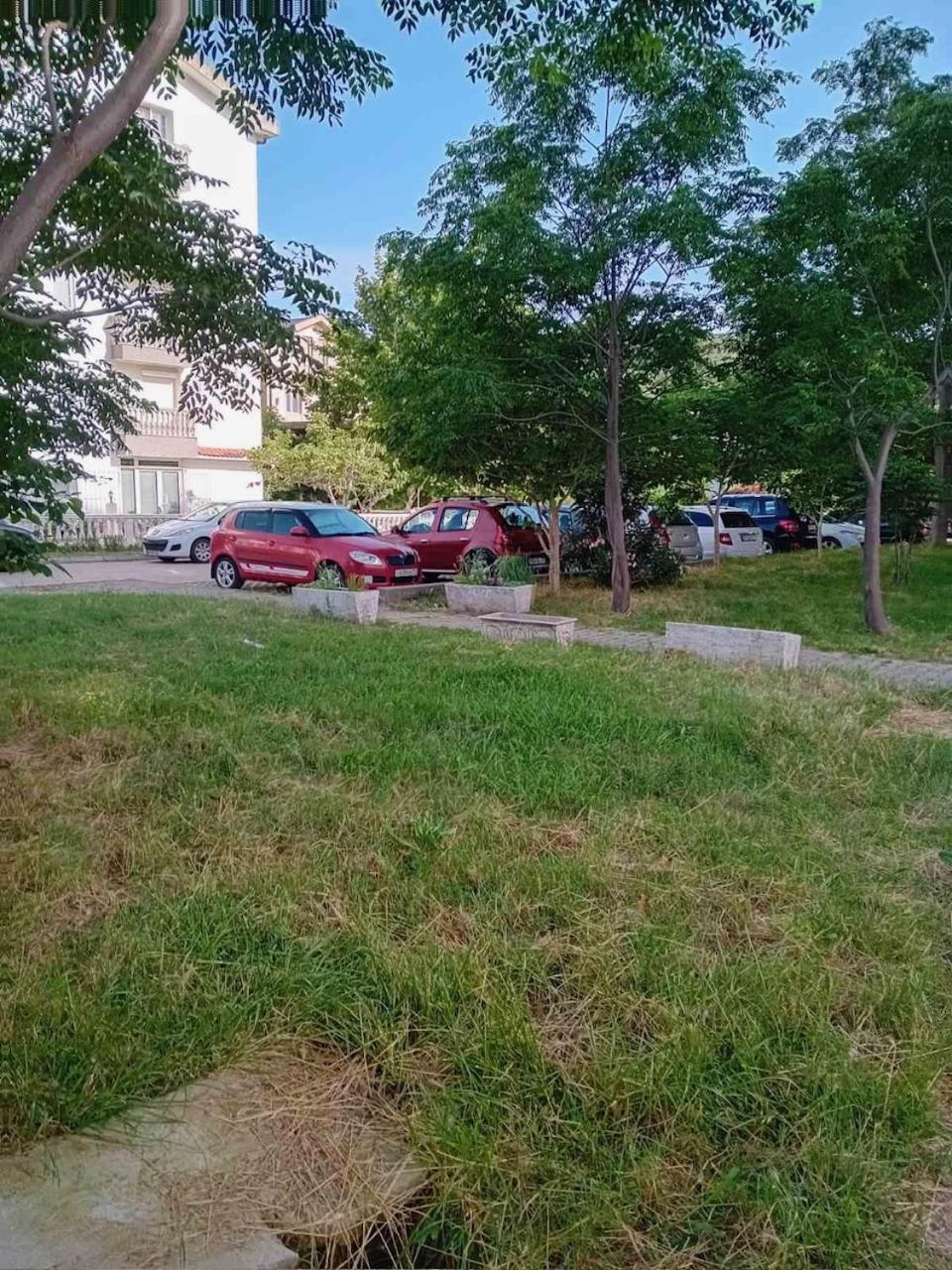 Apartment Rumi Sutomore view 2