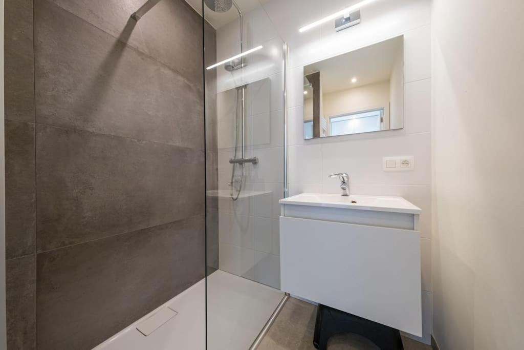 Renovated 2-Bedroom Apartment in Oostende