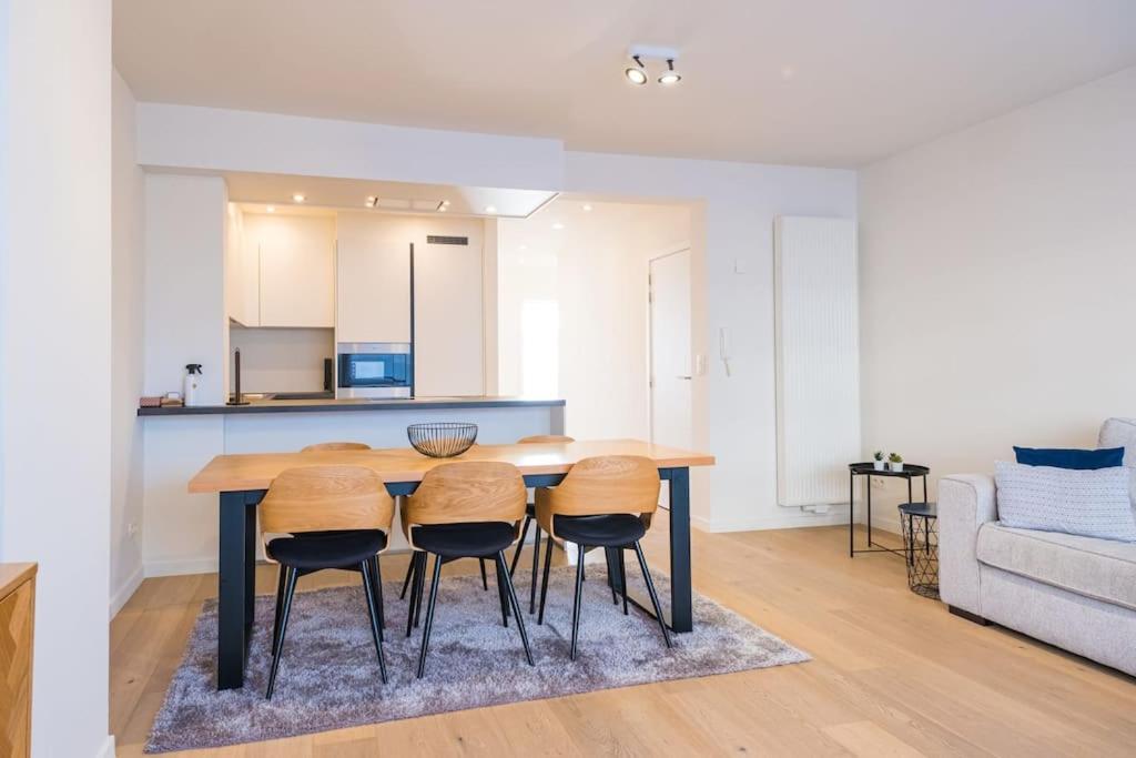 Renovated 2-Bedroom Apartment in Oostende