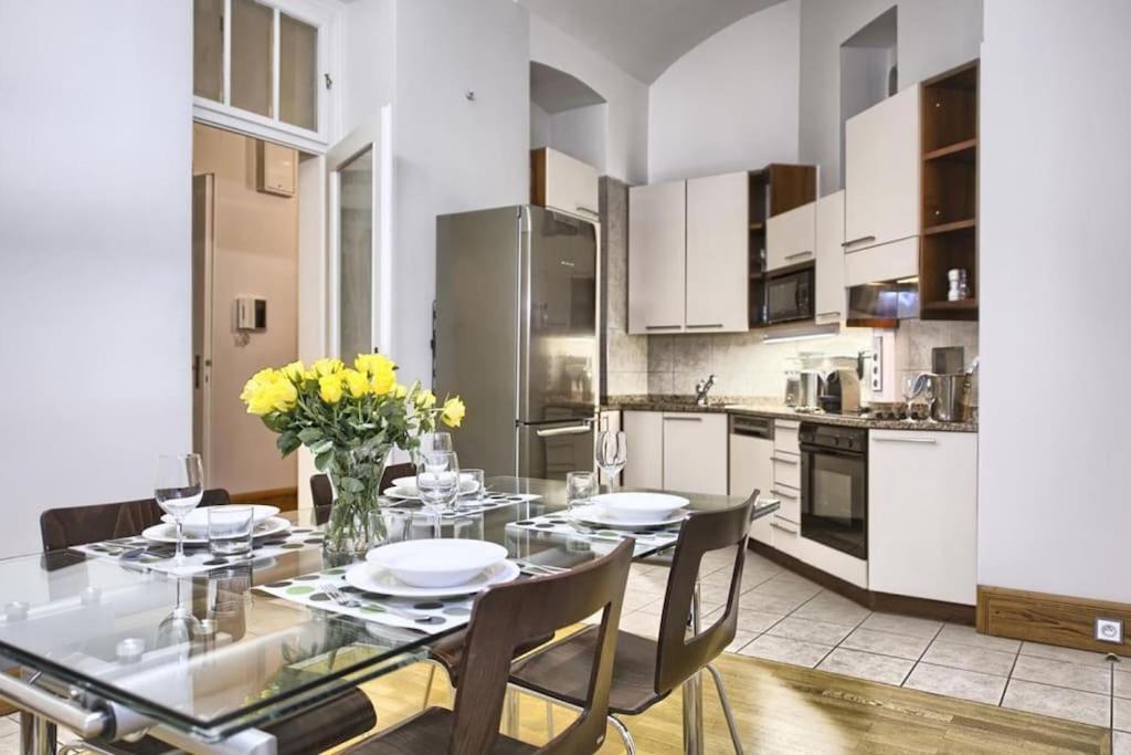 Heritage Haven Charming 3BR City Center