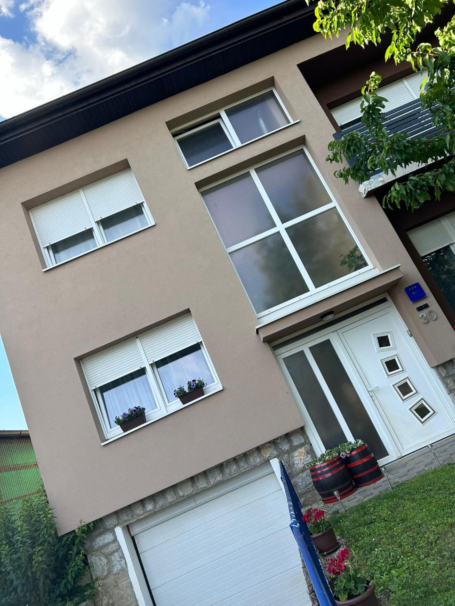 Hotel Apartman Gaby - Image 1