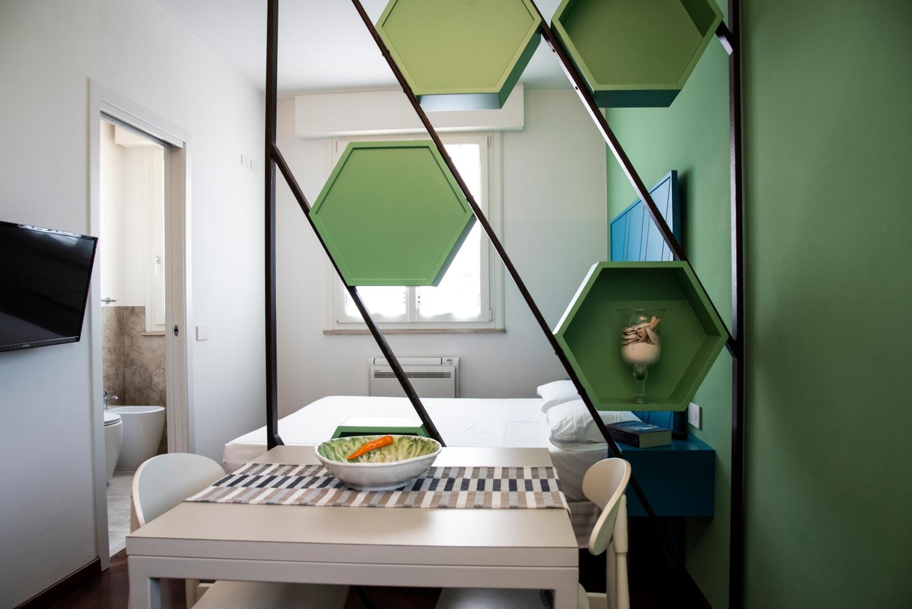 Photo 10