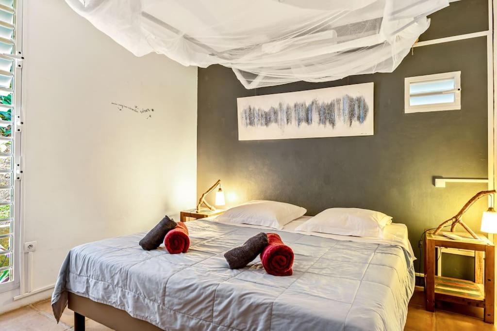 Belle villa de charme bioclimatique à DESHAIES