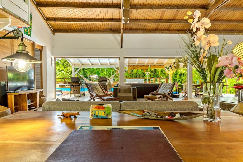 Belle villa de charme bioclimatique à DESHAIES
