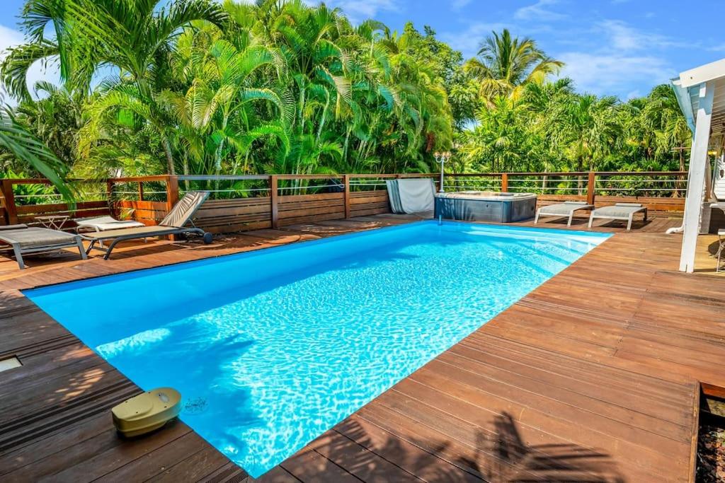 Belle villa de charme bioclimatique à DESHAIES