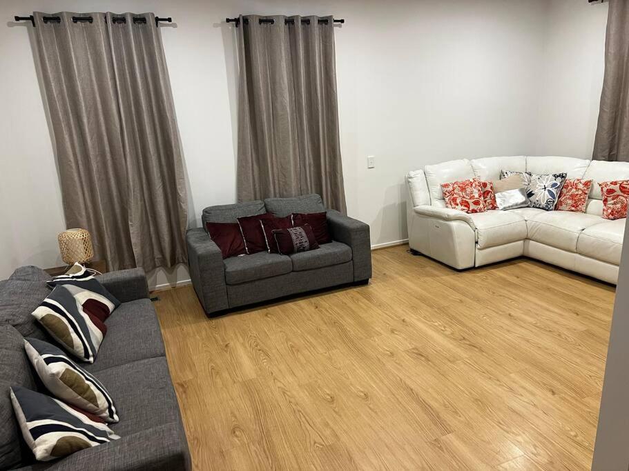 Family home- close to Knox City & Dandenong Ranges