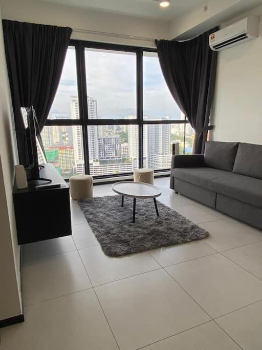 Urban Suites 101 - 1 bedroom Apartment photo 1